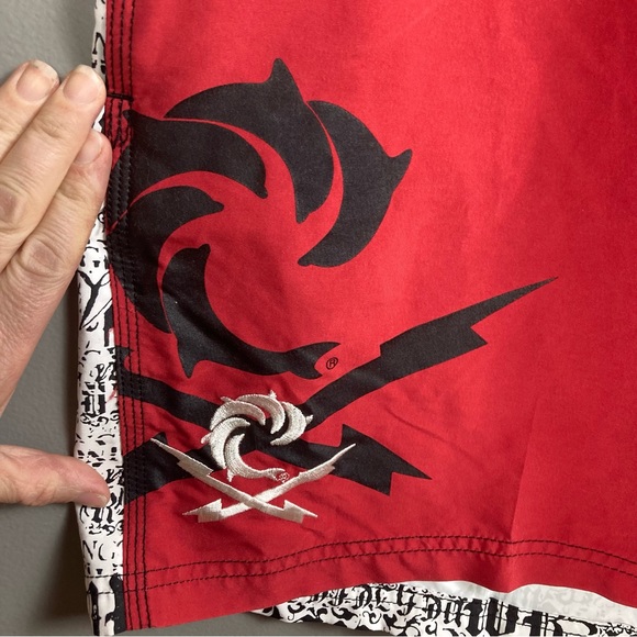 WRV board shorts size 38 deadstock y2k surf loud pattern graffiti spell out red - Picture 2 of 8